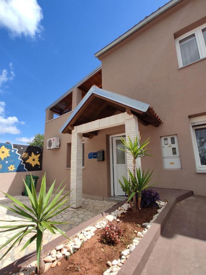 Apartmani Amans Пула Экстерьер фото